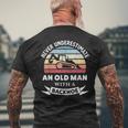 Herren Old Man With A Backhoe Lustiger Bagger Geschenk Papa T-Shirt mit Rückendruck Geschenke für alte Männer