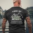 Liebe Ist Und Mit Dem Wohnmobil Zu Reisen Camper S T-Shirt mit Rückendruck Geschenke für alte Männer