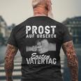 Prost Auf Unser Ersten Father's Day Father Papa Hands Fiste T-Shirt mit Rückendruck Geschenke für alte Männer