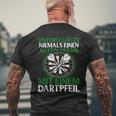 Unterschätze Niemals Alten Mann Mit Dartpfeil Darts Black T-Shirt mit Rückendruck Geschenke für alte Männer