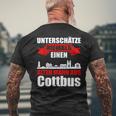 Unterschätze Niemals Ein Alten Mann Aus Cottbus T-Shirt mit Rückendruck Geschenke für alte Männer