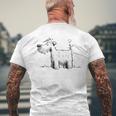 Dog Motif For Schnauzer Or Terrier Lovers T-Shirt mit Rückendruck Geschenke für alte Männer