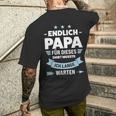 Endlich Papa Familie S T-Shirt mit Rückendruck Geschenke für Ihn