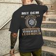 Mit Dem Dartpfeil In Den Hands Werden Helden Zu Legends T-Shirt mit Rückendruck Geschenke für Ihn