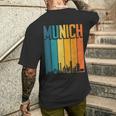 Munich Skyline Retro Vintage Souvenir Munich T-Shirt mit Rückendruck Geschenke für Ihn
