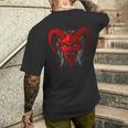 Nikolo With Krampus At Perchtlauf T-Shirt mit Rückendruck Geschenke für Ihn