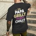 Papa Grillt Tochter Chilltatertag Outdoor Grillen Fan T-Shirt mit Rückendruck Geschenke für Ihn