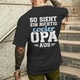 With So Sieht Ein Richtig Cooler Opa German Text Black T-Shirt mit Rückendruck Geschenke für Ihn