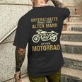 Unterschätze Niemals Alten Mann Motorrad Opa Papa Geschenk Kapuzenjacke T-Shirt mit Rückendruck Geschenke für Ihn