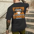 Weapon Schmied Papa Schmiedekunst Forging Hammer T-Shirt mit Rückendruck Geschenke für Ihn