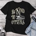 Cute Be Kind To Otters Positive Vintage Animal Women T-shirt Funny Gifts