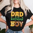 Damen Papa Und Mama Geburtstag Junge Löwe Familie Passende Männeratertag Mit-Ausschnitt T-shirt Frauen Geschenke für Sie