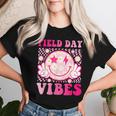 Field Day Vibes Fun Day Field Trip Groovy Teacher Student Women T-shirt Gifts for Her