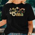 Groovy Oma Grandmother Flowers Oma Grandma Women T-shirt Gifts for Her