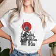 En Un Mundo Lleno De Princesas Ser Un Samurai Japonesa Camiseta de mujer Regalos para ella