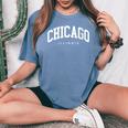 Chicago Illinois Vintage Varsity Style College Group Trip Women's Oversized Comfort T-Shirt Blue Jean