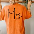 Mrs Est 2024 Just Married Wedding Wife Hubby Mr & Mrs Women's Oversized Comfort T-Shirt Back Print Yam