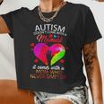 Autism Doesnt Come With A Manual It Comes With A Mom Who Never Gives Up Women Cropped T-shirt