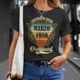44 Cumpleaños Nacido En Marzo De 1980Intage 44 Años Camiseta unisex Regalos para ella