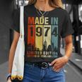 Fabricado En 1974 Edición Limitada 50 Años De Ser Impresionante Camiseta unisex Regalos para ella
