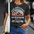 Herren Old Man With A Backhoe Lustiger Bagger Geschenk Papa T-Shirt Geschenke für Sie