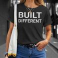 Herren T-Shirt Schwarz, Aufdruck Built Different, Stylisches Tee Geschenke für Sie