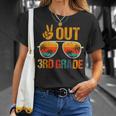 Retro Peace Out 3Rd Grade Groovy Happy Last Day Of School T-Shirt Gifts for Her