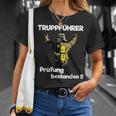 Truckührer Und Cooler Feuerwehrmann Text In German T-Shirt Geschenke für Sie