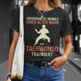 Underschätze Niemal Old Man Taekwondo Grandpa Dad Jumper T-Shirt Geschenke für Sie