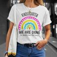 Kindergarten Abschluss 1 Klasse Hier Kommen Wir Regenbogen T-Shirt Geschenke für Sie