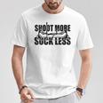 Damen Shoot More Suck Less Lustige Jagdliebhaber Hunter Papa Ehemann Mit-Ausschnitt T-Shirt Lustige Geschenke