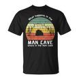 Gracioso Lo Que Sucede En La Cueva Del Hombre Se Queda En La Cueva Del Hombre Camiseta unisex