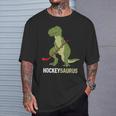 Lindo Dinosaurio Hockey Sobre Hielo Dinosaurio Hockeysaurus Camiseta unisex Regalos para él