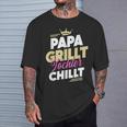 Papa Grillt Tochter Chilltatertag Outdoor Grillen Fan T-Shirt Geschenke für Ihn