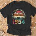 70 Year Old Vintage March 1954 70Th Birthday Women T-Shirt Gifts for Old Men