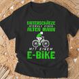 Älterer Mann mit E-Bike Schwarzes T-Shirt, Radfahrer Motiv Geschenke für alte Männer