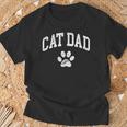 Cat Dad Vintage Distressed Cat Paw T-Shirt Gifts for Old Men