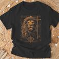 Christian Cross Lion Of Judah Religious Faith Jesus Pastor T-Shirt Gifts for Old Men