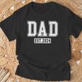 Dad Est 2024 Expect Baby 2024 Father 2024 New Dad 2024 T-Shirt Gifts for Old Men