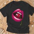 Lèvres Arc-En-Ciel Avec Cerise Dans La Bouche Nostalgie Des Années 80 T-Shirt Cadeaux pour les vieillards