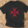 Maltese Cross Cruz De Malta T-Shirt Gifts for Old Men