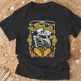 Skeleton Kissing Cinco De Mayo Mexican Sombrero Taco Heart T-Shirt Gifts for Old Men