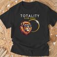 Totality 2024 Total Solar Eclipse Lion 4 8 2024 America Fun T-Shirt Gifts for Old Men