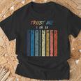 Trust Me I Am An Engineer T-Shirt Geschenke für alte Männer