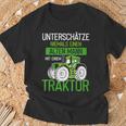 Unterschätze Niemals Einen Alten Mann Mit Einem Traktor Opa T-Shirt Geschenke für alte Männer