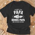 Zwei Titel Papa Und Bonus Papa Und Rocke Sie Both Fiste T-Shirt Geschenke für alte Männer