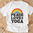 Peace Love & Yoga Regenbogen Hippie Retro Yoga T-Shirt Geschenke für alte Männer