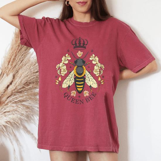 BEE AND CROWN Tシャツ Crown Queen Bee Women's Oversized Comfort T-shirt - Monsterry