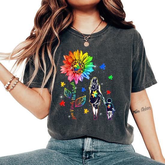 Autism Awareness Shirt Mama Bear Love Needs No Words T-Shirt T-Shirt