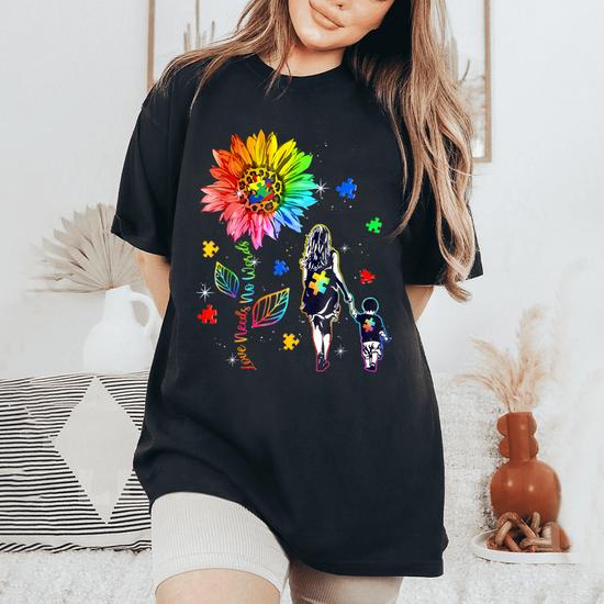 Autism Awareness Shirt Mama Bear Love Needs No Words T-Shirt T-Shirt